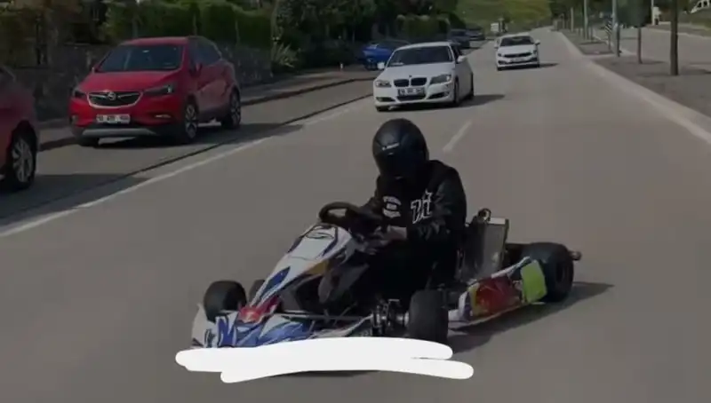 Go-Kart Sürücüsü Drift Yaparken Tehlikeli Anlar Yaşadı!