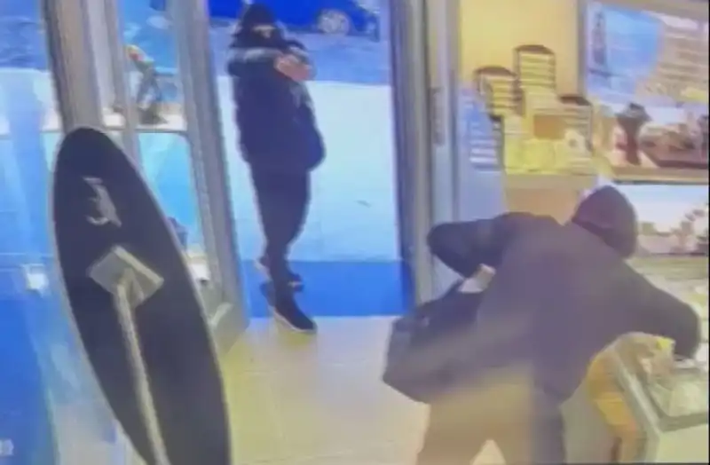 Ümraniye’de Dehşet Anları: Maskeli Soyguncular Daha Fazla Cani Oldu