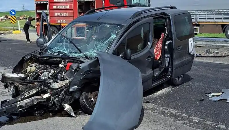 Ankara Yolunda Feci Kaza: Üç Kişi Yaralandı, Trafik Felç Oldu