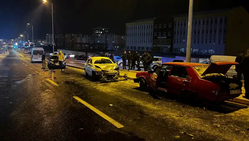 Kayseri'de Feci Kaza: 11 Araç Birbirine Girdi, Olay Anı Anbean Yaşandı!