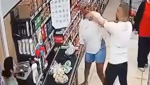 Market Kasa Sırasında Gözler Sadece Olayda: Çocuğuyla Şok Anlar Yaşadı