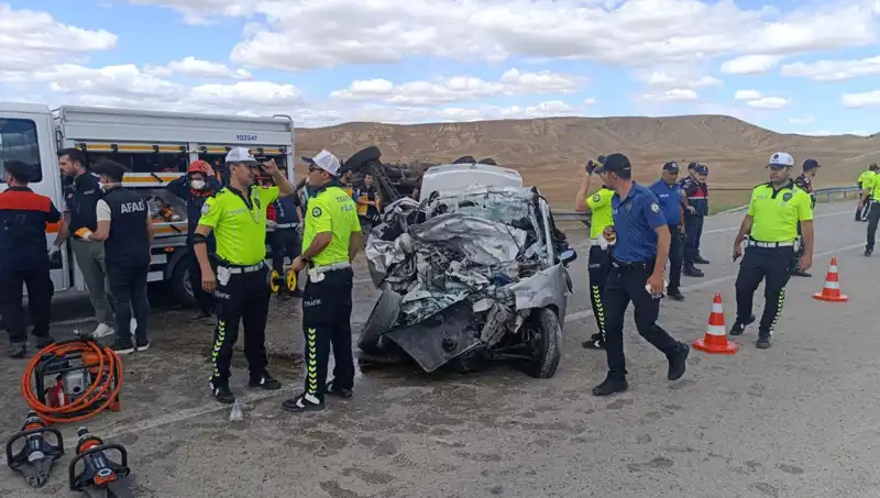 Yozgat'ta Meydana Gelen Kaza: 3 Kişi Hayatını Kaybetti, 2 Yaralı