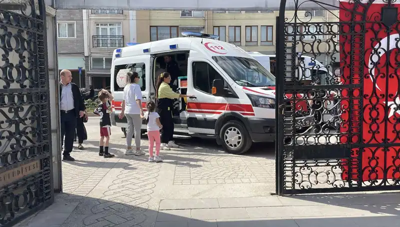 Eskişehir'de Sahipsiz Köpek İki Çocuğa Saldırdı: Korku Dolu Anlar