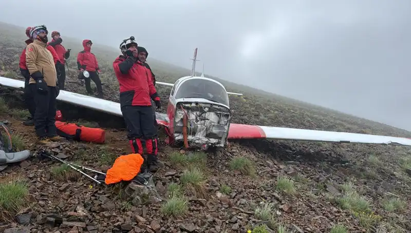 Türk Pilotun Uçak Kazası: Pilot Hayatını Kaybetti, Kadın Yolcu Kurtarıldı