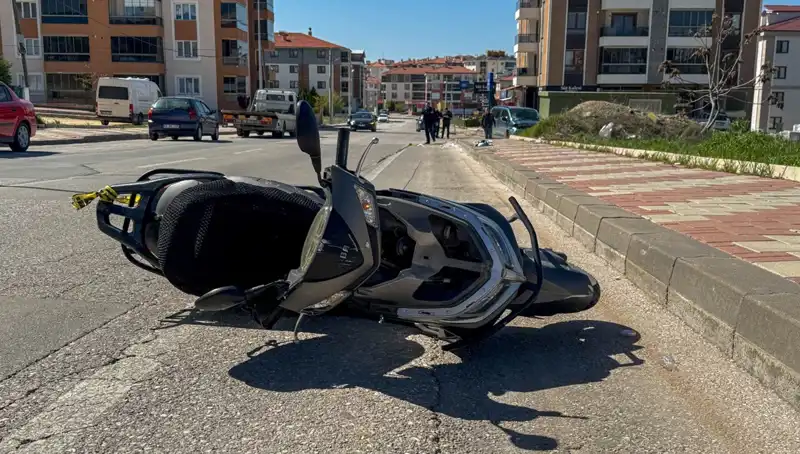 Uşak’ta Feci Kaza: Hafif Ticari Araç ve Motosiklet Çarpıştı, Can Kaybı 1