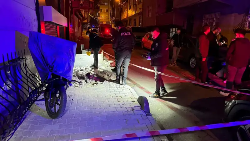 Küçükçekmece'de Plakasız Motosikletle Saldırı: Olay Ne?