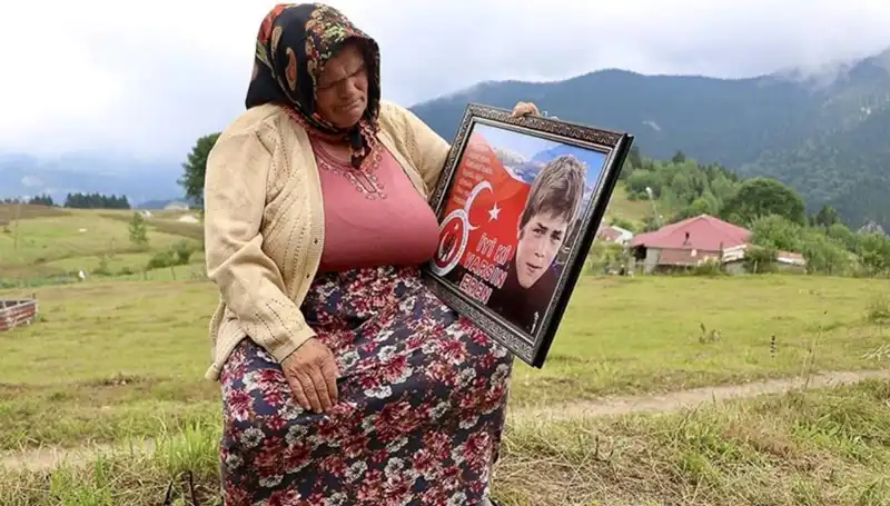 DEM Parti, Eren Bülbül'ün Annesine Bayram Mesajı Gönderdi