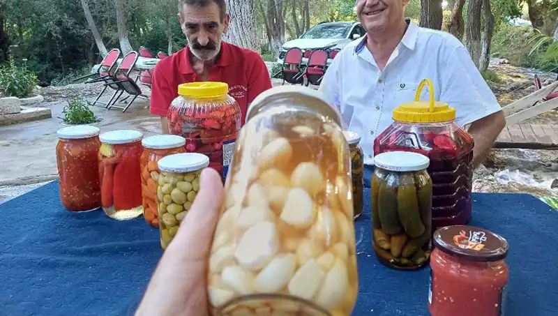 Araban Sarımsağı ile Yapılan Turşu: Şifanın Doğal Kaynağı