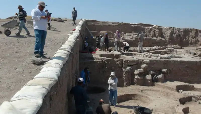 Oylum Höyük'teki Kazı Çalışmaları Sıcak Havada Devam Ediyor!