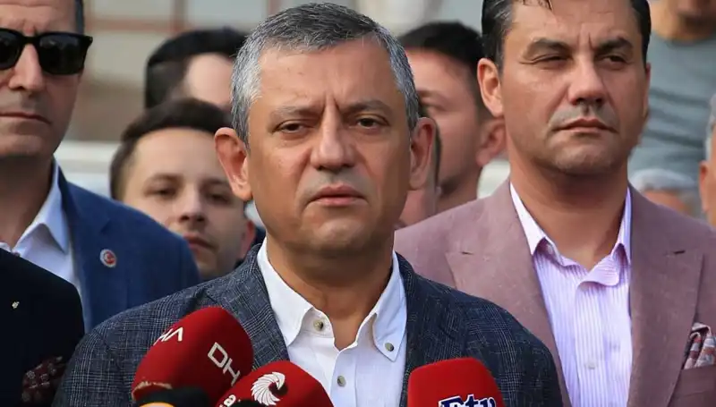 Özgür Özel'den Kritik Açıklama: "Sandığı Ortadan Kaldırmayı Amaçlıyorlar"