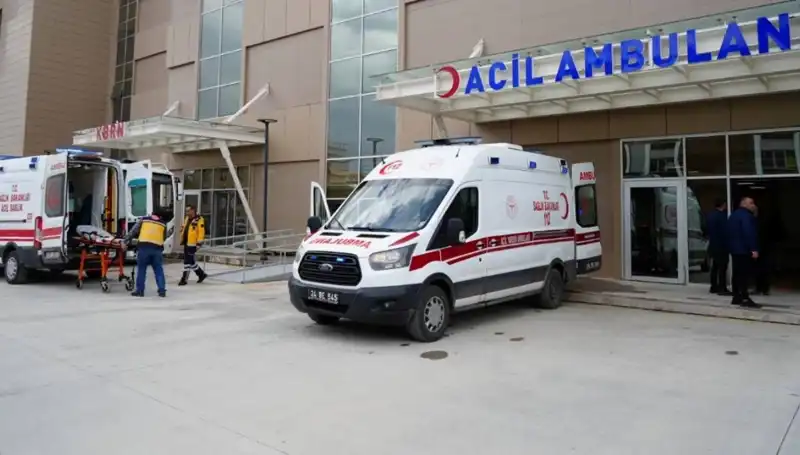 Erzincan'da Dehşet Verici Kaza: Hayatını Kaybeden ve Yaralananlar Var