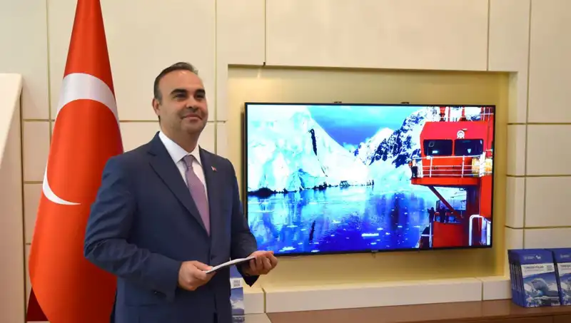 Türkiye, Antarktika'da Bilimsel Keşirlere Açılan Kapıyı Aralıyor