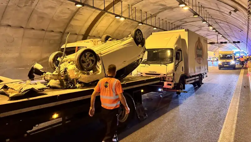 Kuzey Marmara Otoyolu’nda otomobil ile kamyonet çarpıştı: Kazanın detayları