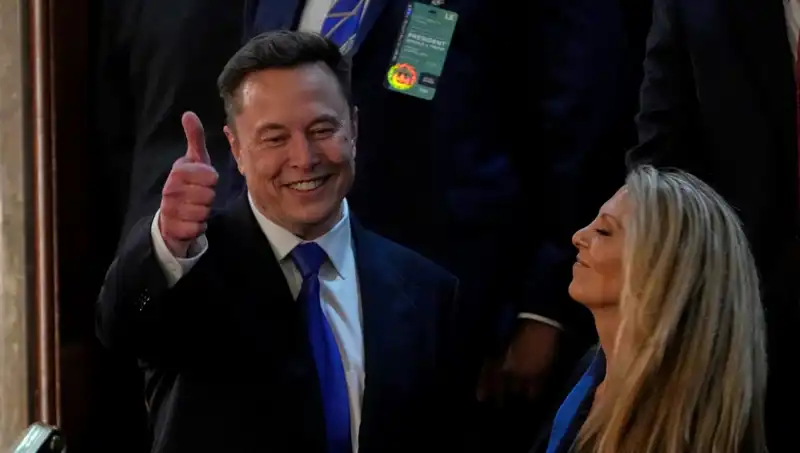 Musk'tan Ukrayna Seçimleri İçin Şaşırtan Açıklama: Zelenski'yi Görüyor Musunuz?