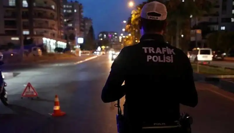 Sosyal Medyada Yaptıkları Paylaşım Yüzünden 53 Bin Lira Ceza Aldılar!