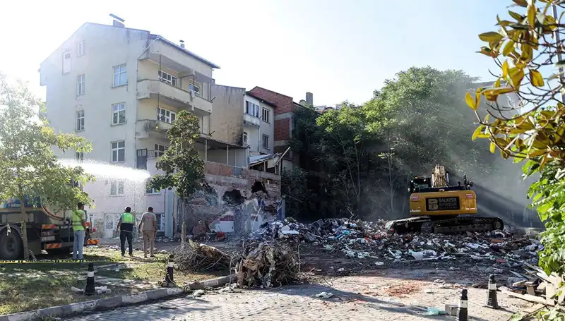 Sındırgı'da Artçı Sarsıntılar Devam Ediyor: 4.0 ve Üzerindeki Titreşimler