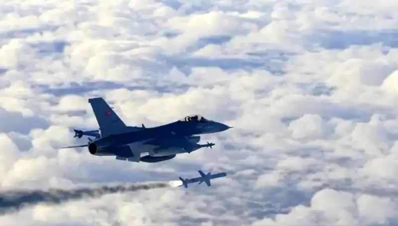 F-16 EDPOD: Kritik Test Daha Da Güçlendi, Hedefe Işık Tuttu!