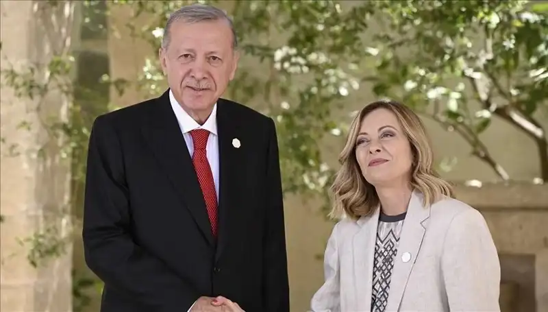 İstanbul'da Akdeniz Zirvesi: Liderler Geleceğe Yön Verecek Toplantıda Bir Araya Geliyor!