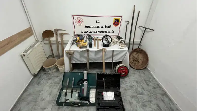 Çaycuma'da Kaçak Kazı Yapan 5 Şahıs Yakalandı: Tarihi Eserler Peşinde Ne Oluyor?