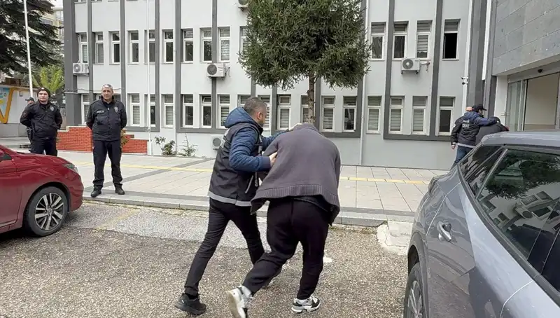 Türkiye'de 10 Bin Sentetik Ecza Hapı Ele Geçirildi, 20 Şüpheli Gözaltında!