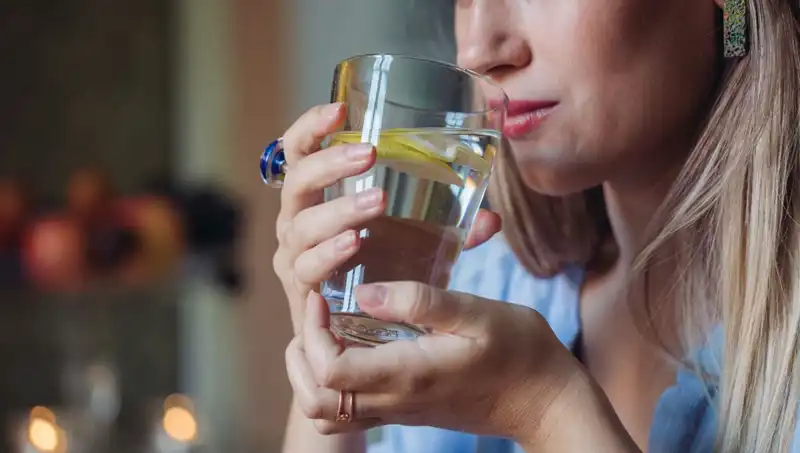 Her Sabah Aç Karnına 1 Litre Su İçmenin Faydaları