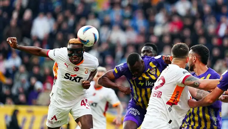 Galatasaray'ın Parlayan Yıldızı: Adam Oynuyor, Resital Veriyor!
