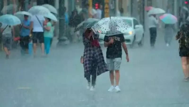Meteoroloji’den Kritik Uyarı: Yangın Bölgesine Kuvvetli Rüzgar, İstanbul’a Sağanak Geliyor