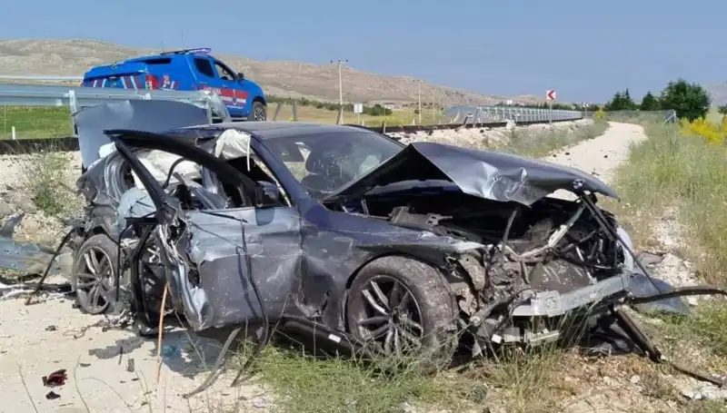 Sivas'ta İki Ayrı Trafik Kazasında 9 Yaralı: Olayın Detayları ve Gelişmeler