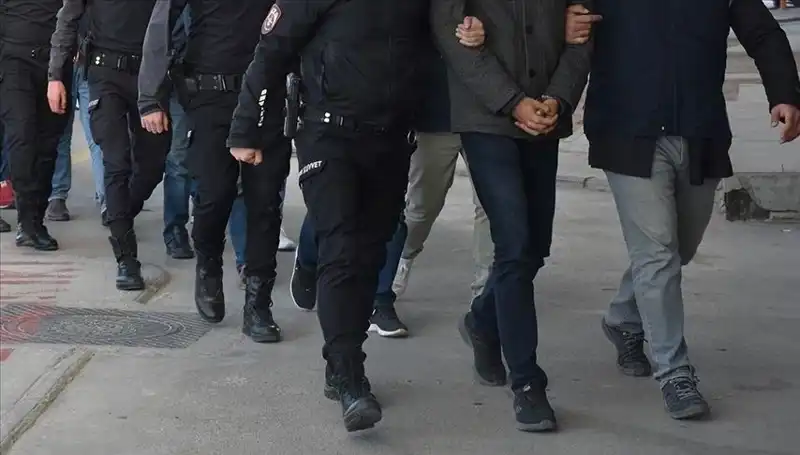 FETÖ'ye Kısa Sürede 5 İlde Büyük Operasyon: 10 Gözaltı