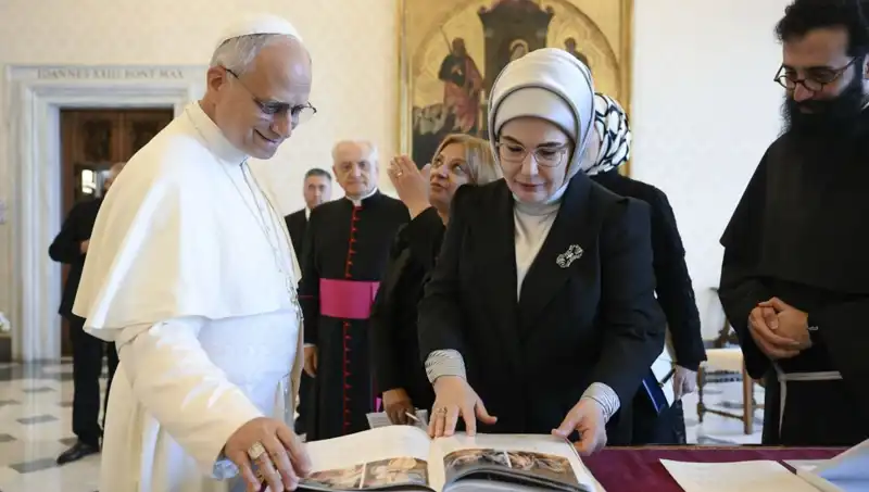 Emine Erdoğan ve Papa Leo: Gazze'nin Kayıpları Üzerine Önemli Görüşme