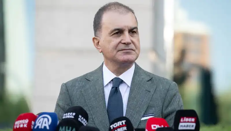 Ömer Çelik'ten Özel'in Açıklamalarına Sert Tepki: Meşruiyet Vurgusu