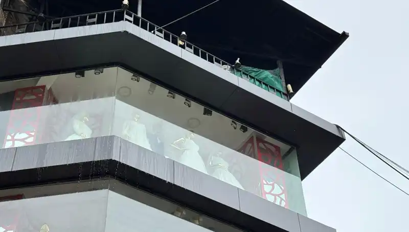 Giyim Mağazasında Korkutan Yangın: Alışveriş Cenneti Kül Olma Tehlikesiyle Karşı Karşıya
