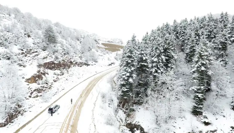 Kışın Son Sözleri: Nisan Ayında Yüksek Rakımlı İl Beyaza Büründü