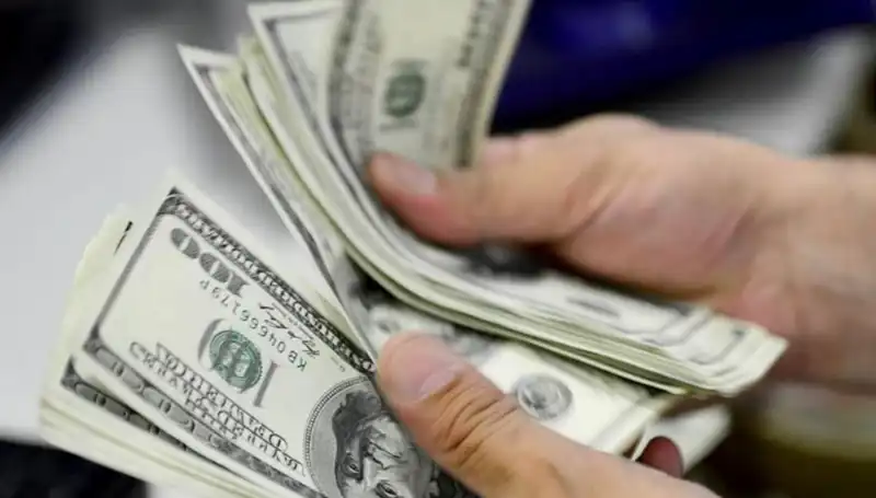 Dolar Kuru Bugün Neden Dalgalanıyor? 30 Nisan 2024 Güncel Fiyatlar