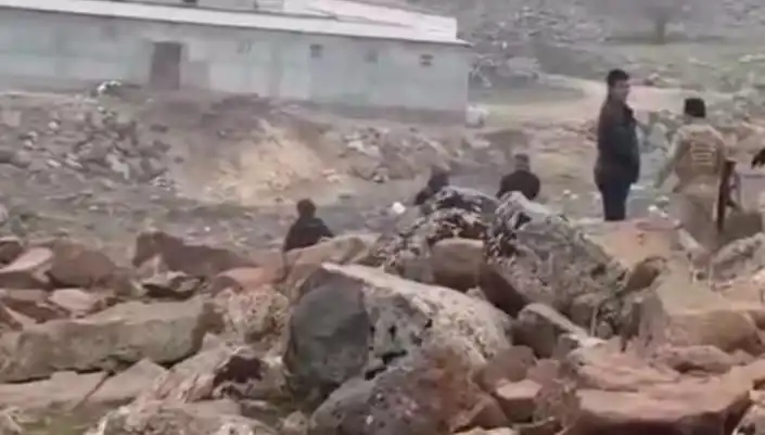 Diyarbakır'da Taşlı ve Silahlı Kavga: 3 Kişi Hayatını Kaybetti