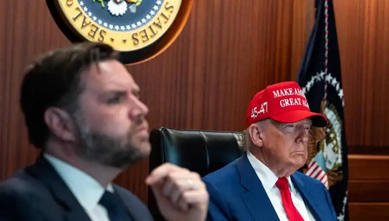 Trump’a Yönelik Azil Tasarısı Neden Reddedildi?