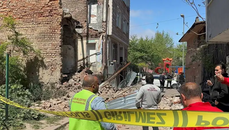 Fatih’te Depremde Çöken Bina: Can Kayıpları ve Yardım Süreci