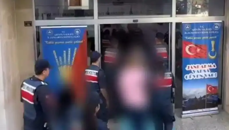 Türkiye’nin 30 İlinde FETÖ Operasyonları: 65 Kişi Tutuklandı